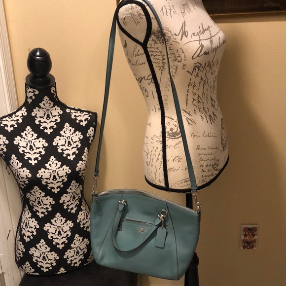 🩵 Coach pebbled leather crossbody bag with detachable strap, zipper pockets - Picture 5 of 17